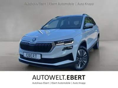 Neu Skoda Karoq 150 PS (110 kW) 2026 Moonweiß perleffekt SUV