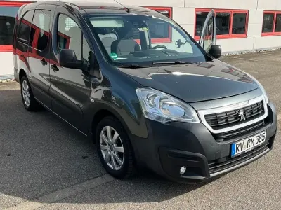 Gebraucht Peugeot Partner 99 PS (72 kW) 2017 Grau Van / Kleinbus