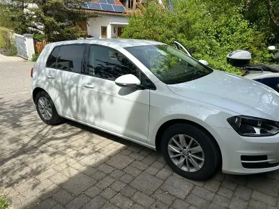 Gebraucht VW Golf VII Trendline 110 PS (80 kW) 2017 Weiß Limousine