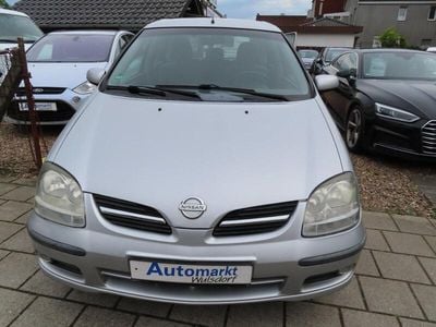 Nissan Almera Tino