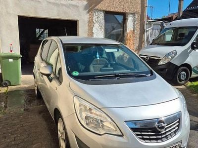 Usata Opel Meriva Design Edition 140 CV (102 kW) 2011 Argento Monovolume