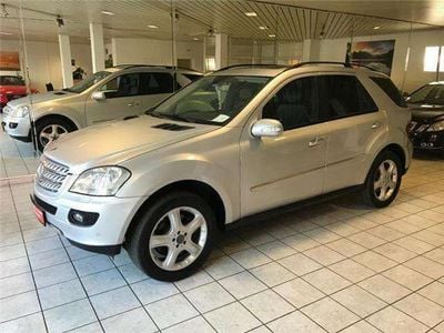 Silber Gebraucht 2006 Mercedes ML320 SUV | 13.950 €