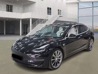 Begagnad Tesla Model 3 366 kW (498 HK) 2019 Svart Sedan