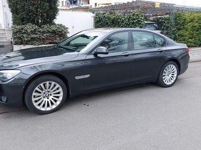 Begagnad BMW 740 326 HK (239 kW) 2009 Grå Sedan
