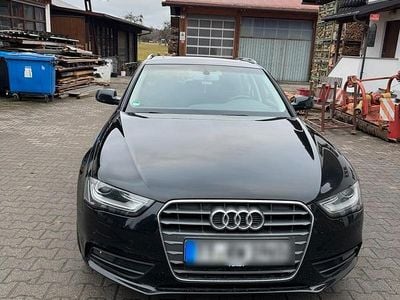 Schwarz Gebraucht 2015 Audi A4 Kombi | 12.150 €