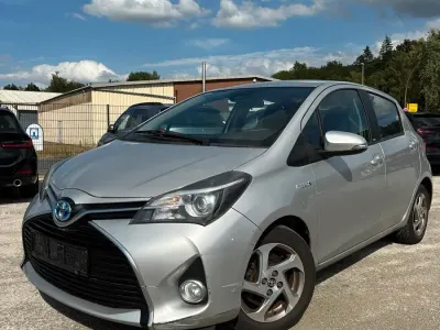 Gebraucht Toyota Yaris Hybrid Edition-S 2016 Silber Limousine