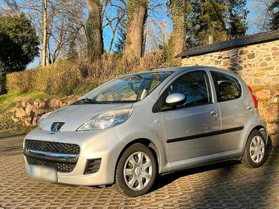 Usata Peugeot 107 69 CV (50 kW) 2009 Argento Utilitaria