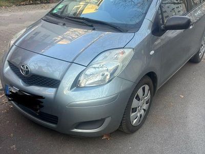 Gebraucht Toyota Yaris Cool 101 PS (74 kW) 2009 Grau Kleinwagen