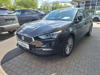 Gebraucht Seat Leon XCELLENCE 150 PS (110 kW) 2022 Mitternachtsschwarz Limousine