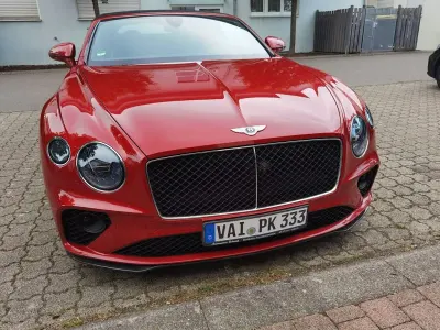 Gebraucht Bentley Continental GT Convertible 635 PS (467 kW) 2020 Rot Cabrio
