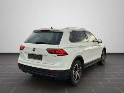 Pure white Gebraucht 2017 VW Tiguan Sound SUV | 16.998 € (Fairer Preis)