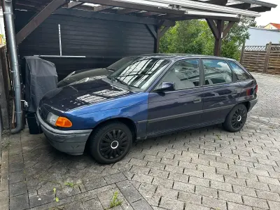 Gebraucht Opel Astra 60 PS (44 kW) 1994 Violet Kleinwagen