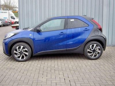 Juniper blue (8y8)/ black mica Neu 2025 Toyota Aygo Kleinwagen | 16.990 € (Fairer Preis)