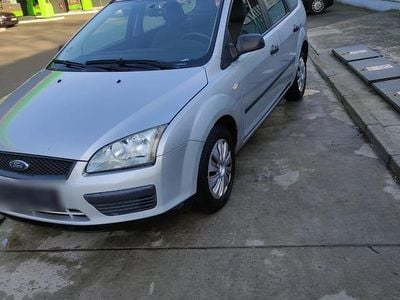 Gebraucht Ford Focus 90 PS (66 kW) 2005 Silber Kombi
