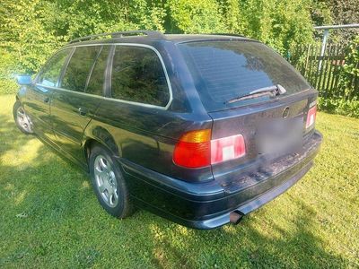 BMW 525