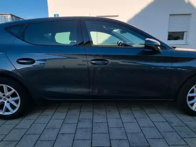 Gebraucht Seat Leon Style 131 PS (96 kW) 2022 Grau Limousine