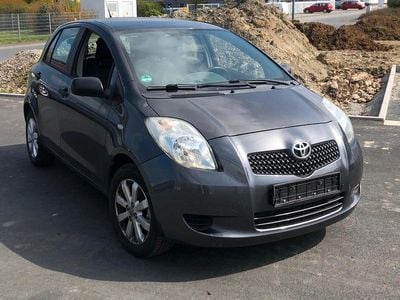 Second-hand Toyota Yaris 64 CP (47 kW) 2008 Gri Hatchback