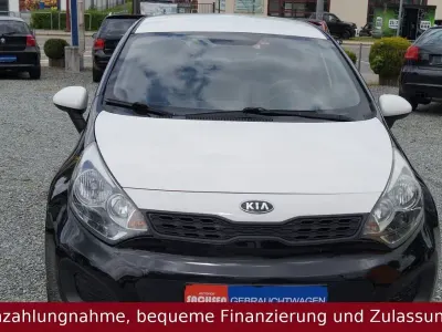Gebraucht Kia Rio Edition 7 109 PS (80 kW) 2012 Weiß Limousine