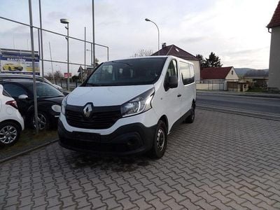 Grau Gebraucht 2016 Renault Trafic Van / Kleinbus | 13.999 € (Fairer Preis)