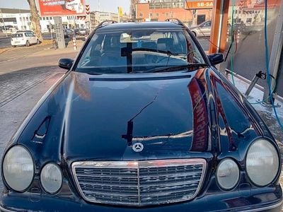 Gebraucht Mercedes E240 170 PS (125 kW) 2000 Blau Kombi