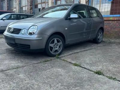 Gebraucht VW Polo 75 PS (55 kW) 2004 Grau Kleinwagen