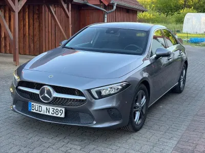 Gebraucht Mercedes A200 163 PS (119 kW) 2019 Grau Limousine