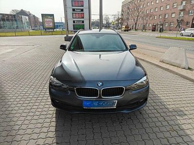 Gebraucht BMW 318 Advantage 150 PS (110 kW) 2016 Grau Kombi