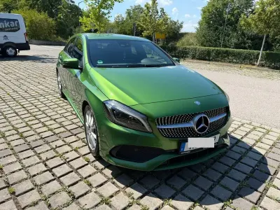 Gebraucht Mercedes A180 AMG line 122 PS (89 kW) 2015 Grün Kleinwagen