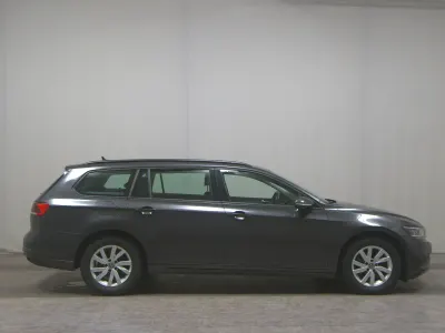 Gebraucht VW Passat 150 PS (110 kW) 2022 Grau Kombi