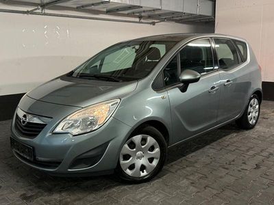 Gebraucht Opel Meriva Edition 101 PS (74 kW) 2013 Silber Van / Kleinbus