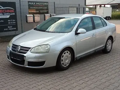 Gebraucht VW Jetta Trendline 102 PS (75 kW) 2009 Silber Limousine