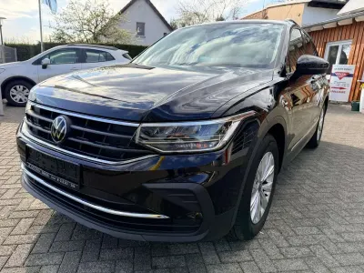Gebraucht VW Tiguan Life 150 PS (110 kW) 2022 Schwarz SUV