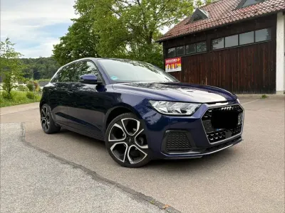 Gebraucht Audi A1 Sportback Advanced 95 PS (69 kW) 2023 Blau Kleinwagen