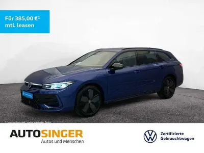 Gebraucht VW Passat R-line 272 PS (200 kW) 2025 Reef blue metallic Kombi