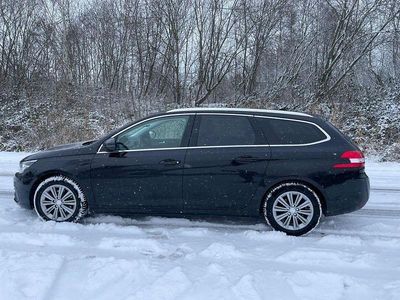 Gebraucht Peugeot 308 SW Premium 131 PS (96 kW) 2019 Schwarz Kombi