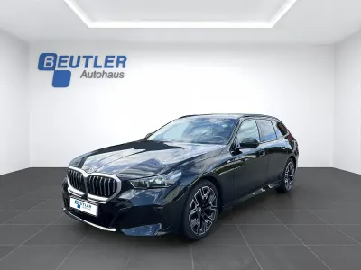 Gebraucht BMW 520 M Sport 190 PS (139 kW) 2025 Black saphire metallic Kombi