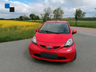 Gebraucht Toyota Aygo 68 PS (50 kW) 2006 Rot Kleinwagen