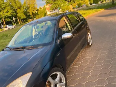 Gebraucht Ford Focus 100 PS (73 kW) 2001 Blau Limousine