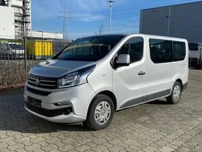 Gebraucht Fiat Talento Family 121 PS (88 kW) 2019 Hellgrau Van / Kleinbus