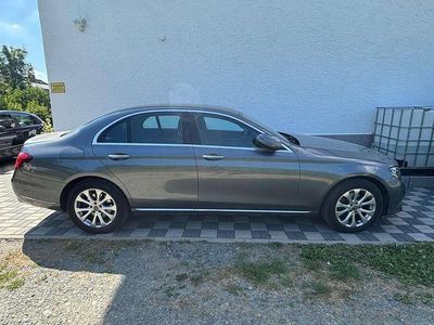 Mercedes E200