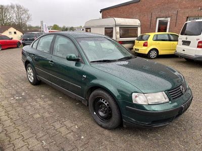 gebraucht VW Passat 3B 1,6 / TÜV 07/2024 / Klima !