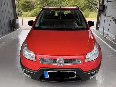Gebraucht Fiat Sedici Dynamic 120 PS (88 kW) 2011 Rot SUV
