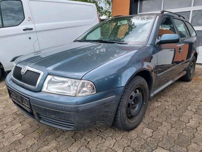 gebraucht Skoda Octavia 2.0 Benziner * Kombi * 1.Hand *Tüv 12-2025* AHK *