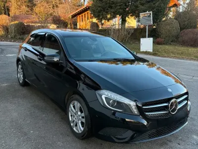 Gebraucht Mercedes A180 122 PS (89 kW) 2013 Schwarz Limousine