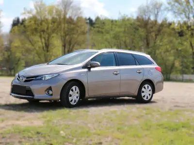 Gebraucht Toyota Auris Hybrid 99 PS (72 kW) 2014 Beige Kombi
