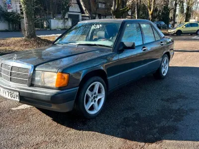 Gebraucht Mercedes 190 132 PS (97 kW) 1989 Grau Limousine