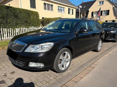 Gebraucht Skoda Octavia 100 PS (73 kW) 2011 Schwarz Kombi