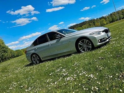Gebraucht BMW 320 Luxury Line 184 PS (135 kW) 2012 Silber Limousine