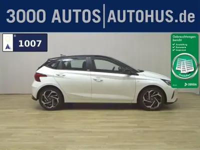 Gebraucht Hyundai i20 Comfort 101 PS (74 kW) 2021 Polar white/ black / sol Kleinwagen