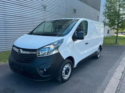 Używany Opel Vivaro 120 KM (88 kW) 2019 Biały Minivan